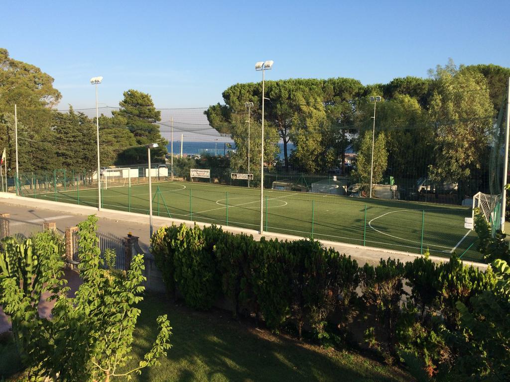 Villaggio Camping Lungomare Cropani Buitenkant foto