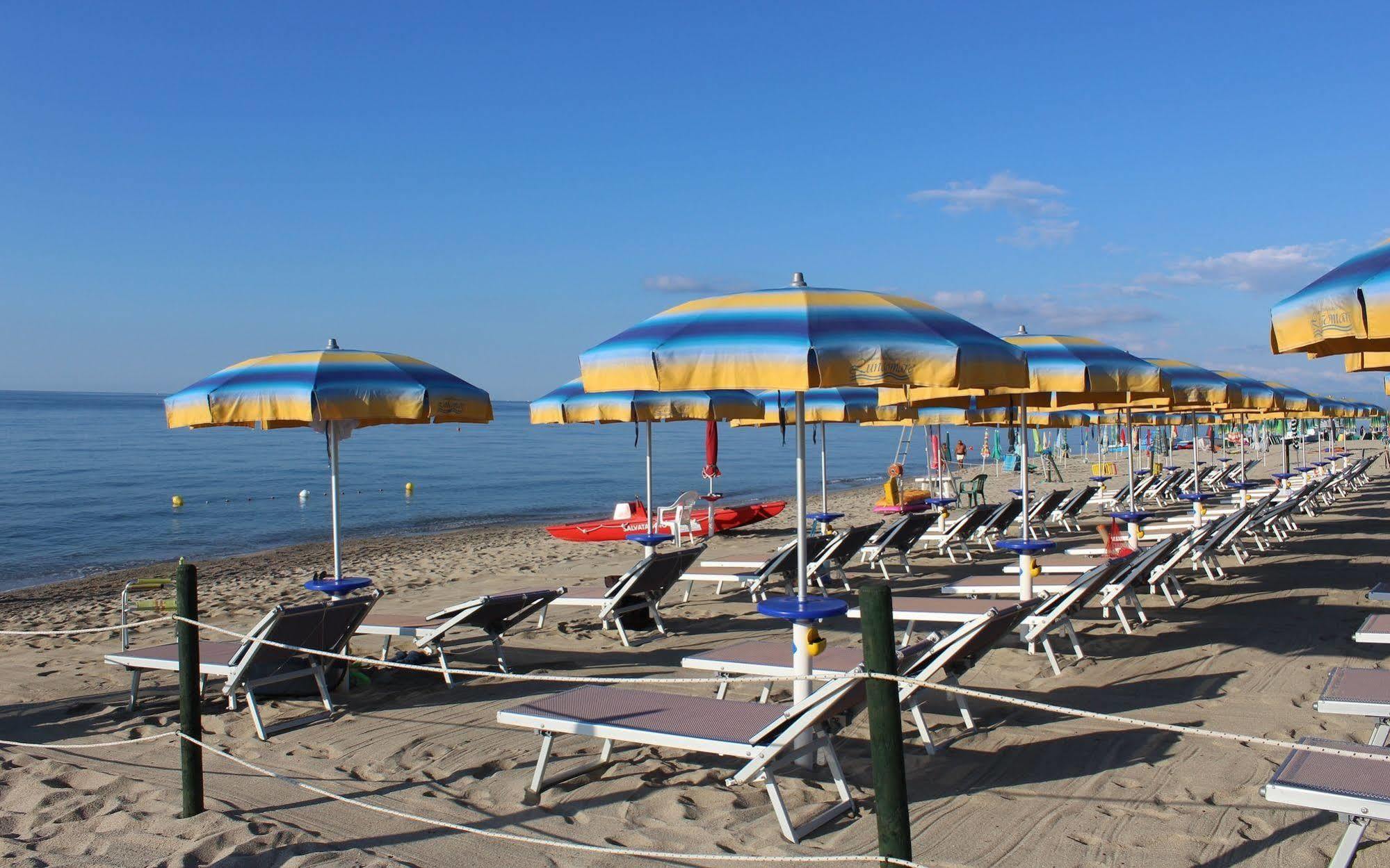 Villaggio Camping Lungomare Cropani Buitenkant foto